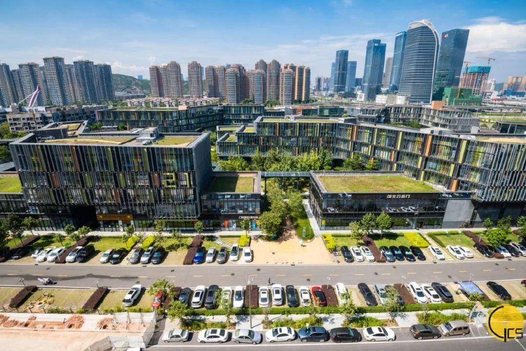 探索未來，2025新澳門正版免費資本車的時代來臨，2025新澳門正版免費資本車時代，探索未來的機遇與挑戰(zhàn)