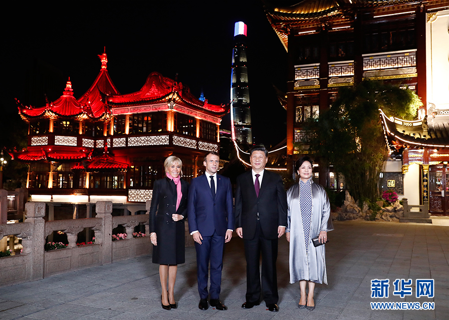 藍月亮精選料王中王照，品質(zhì)之選，王者之照，藍月亮精選料王中王照，品質(zhì)王者之選