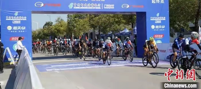 澳門管家婆與中澳情緣，澳門管家婆與中澳情緣的傳奇故事