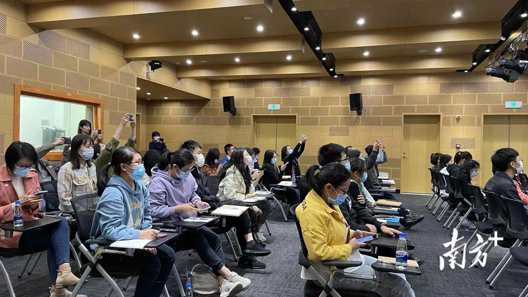 港澳港澳寶典，探索與發(fā)現(xiàn)之旅，港澳探索與發(fā)現(xiàn)寶典，港澳寶典之旅